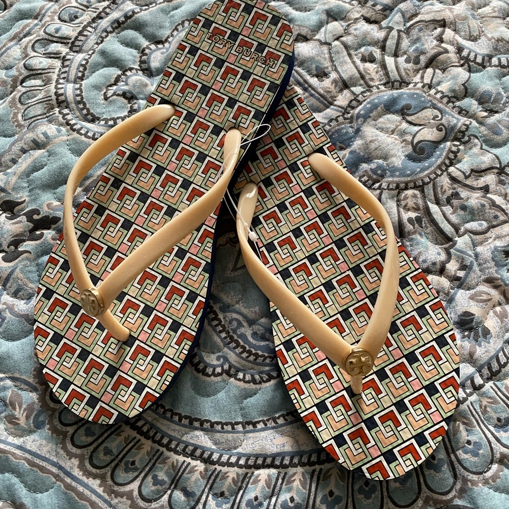 SOLD😊New 🤩 Tory Burch flip flops